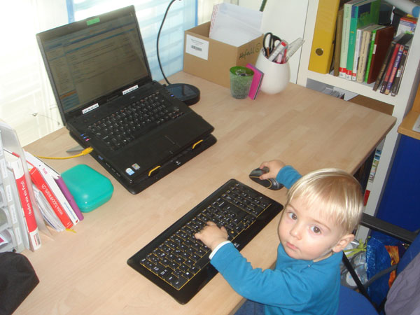 832 An Mamis Laptop