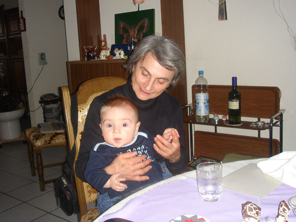 963 Jonas mit Urgrosstanti Madeleine