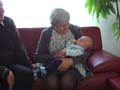 976 Jonas mit Grossmami Pia